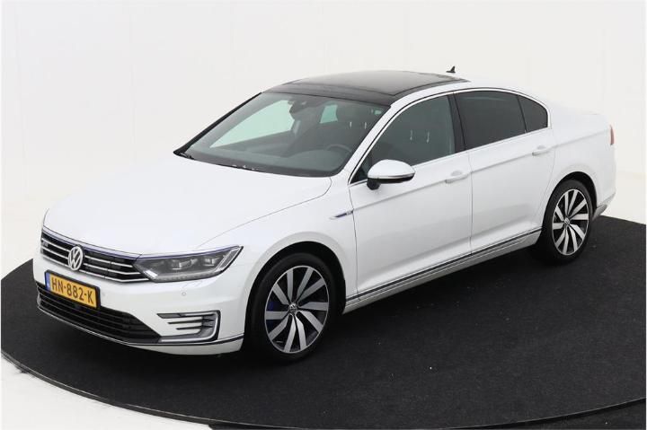 VOLKSWAGEN PASSAT 2015 wvwzzz3czge091009