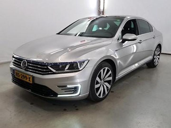 VOLKSWAGEN PASSAT 2015 wvwzzz3czge091212