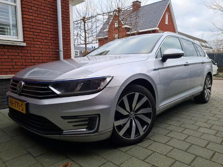 VOLKSWAGEN PASSAT 2015 wvwzzz3czge091411