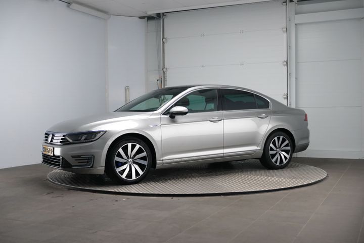 VOLKSWAGEN PASSAT 2015 wvwzzz3czge091948