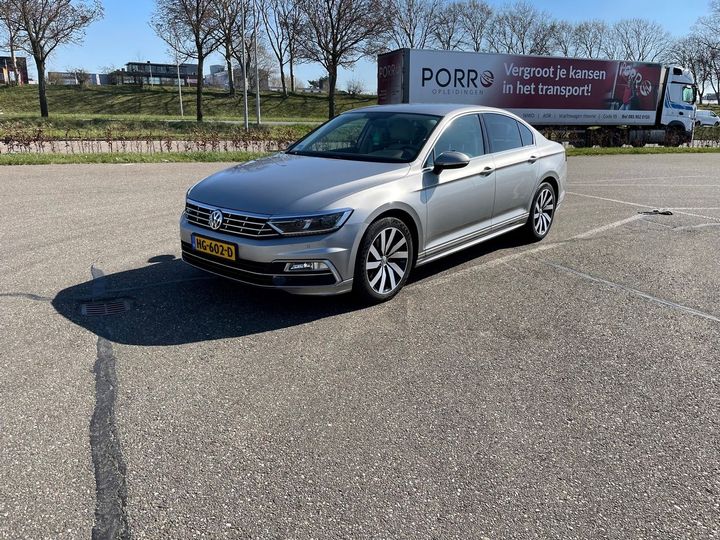 VOLKSWAGEN PASSAT 2015 wvwzzz3czge091962