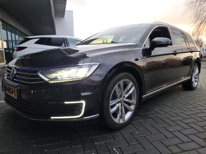 VOLKSWAGEN PASSAT 2015 wvwzzz3czge092087