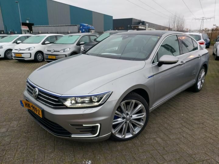 VOLKSWAGEN PASSAT 2015 wvwzzz3czge094784