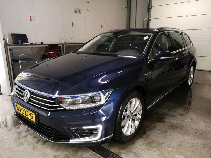 VOLKSWAGEN PASSAT 2015 wvwzzz3czge095425