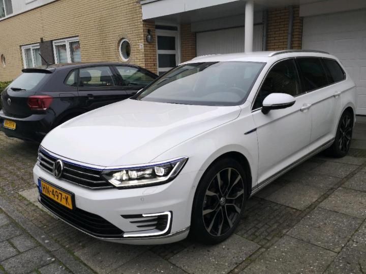 VOLKSWAGEN PASSAT 2015 wvwzzz3czge118028