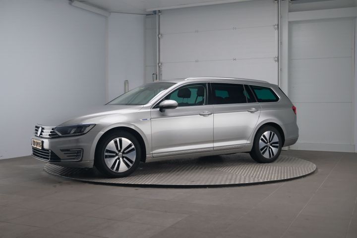 VOLKSWAGEN PASSAT 2015 wvwzzz3czge118900