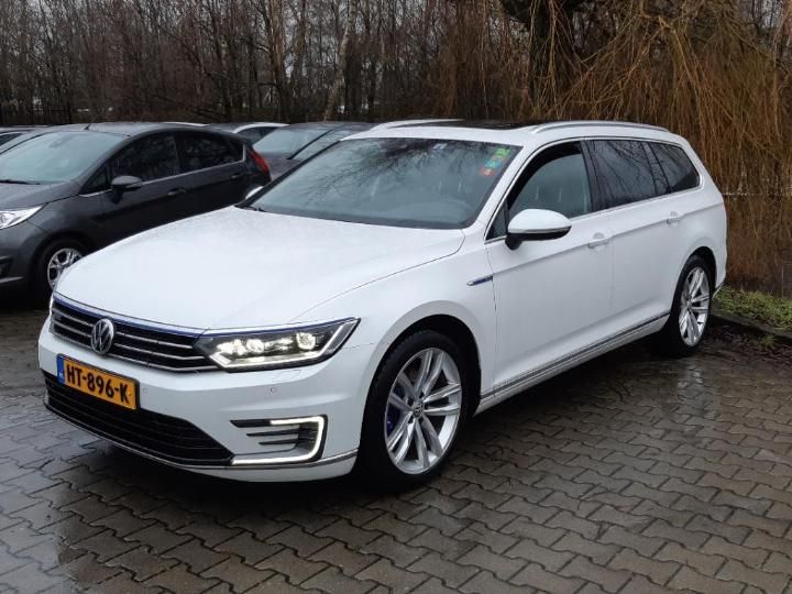 VOLKSWAGEN PASSAT 2015 wvwzzz3czge119989