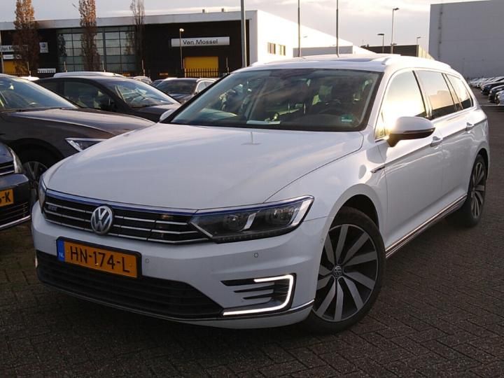 VOLKSWAGEN PASSAT 2015 wvwzzz3czge121418