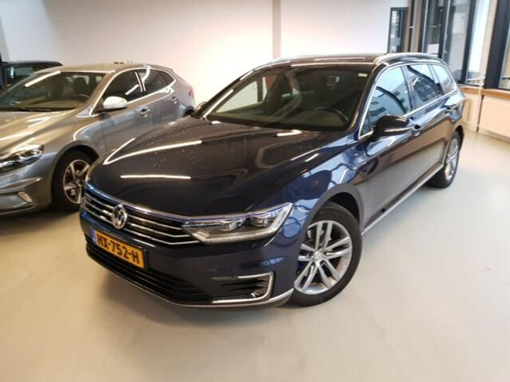 VOLKSWAGEN PASSAT 2015 wvwzzz3czge125005