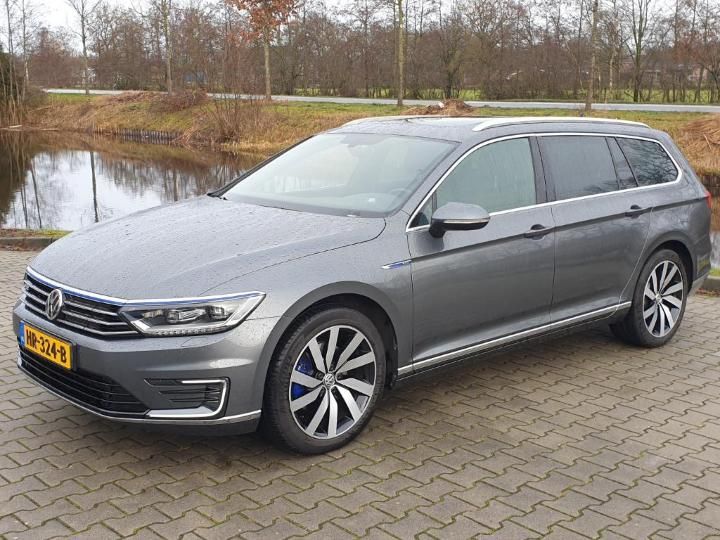 VOLKSWAGEN PASSAT 2015 wvwzzz3czge125017