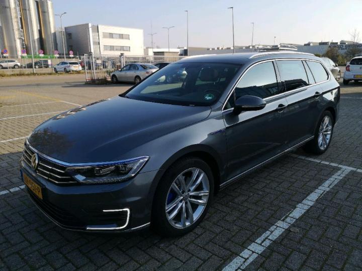 VOLKSWAGEN PASSAT 2015 wvwzzz3czge125296