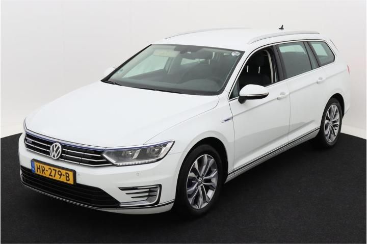 VOLKSWAGEN PASSAT 2015 wvwzzz3czge125642