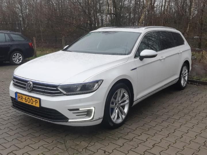 VOLKSWAGEN PASSAT 2015 wvwzzz3czge125939