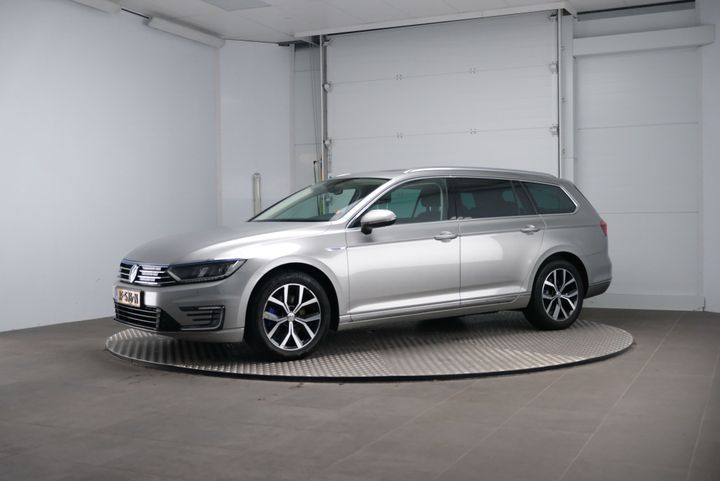 VOLKSWAGEN PASSAT 2016 wvwzzz3czge132065