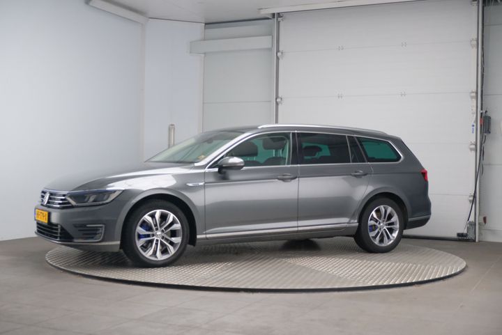 VOLKSWAGEN PASSAT 2015 wvwzzz3czge132115