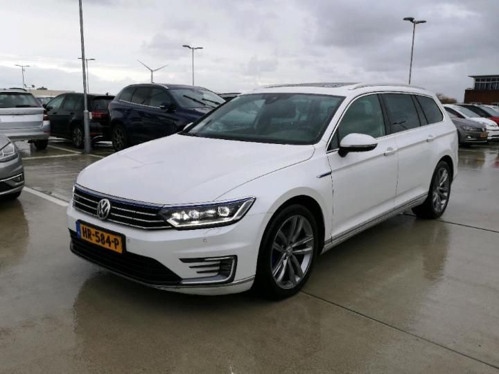 VOLKSWAGEN PASSAT 2015 wvwzzz3czge132376