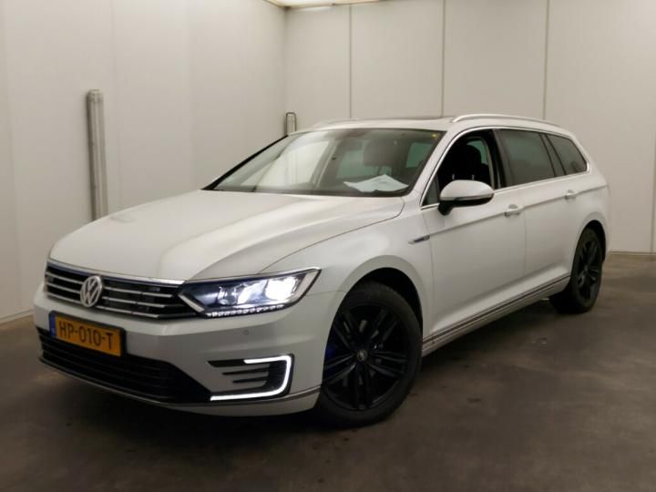 VOLKSWAGEN PASSAT 2015 wvwzzz3czge132941