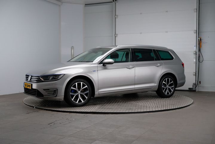 VOLKSWAGEN PASSAT 2016 wvwzzz3czge135312