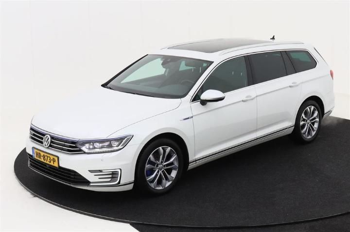 VOLKSWAGEN PASSAT 2015 wvwzzz3czge136172