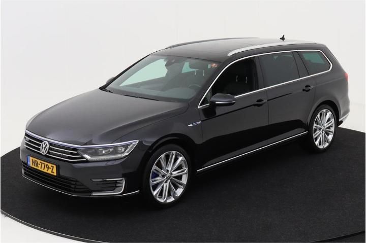 VOLKSWAGEN PASSAT 2015 wvwzzz3czge136630