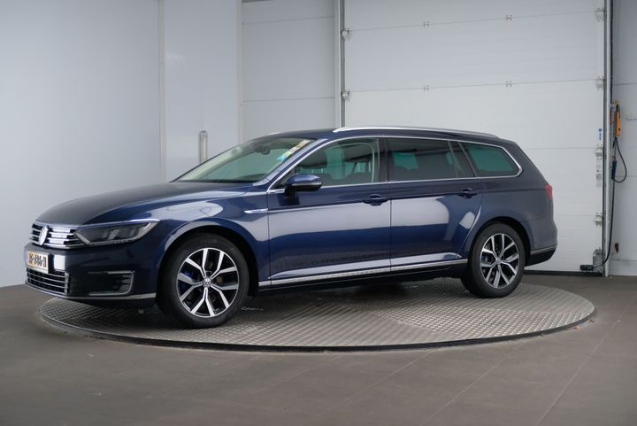 VOLKSWAGEN PASSAT 2016 wvwzzz3czge136711