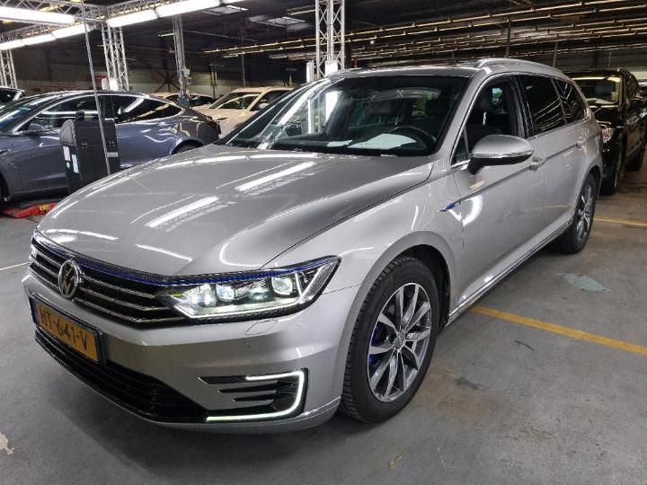 VOLKSWAGEN PASSAT 2015 wvwzzz3czge136894