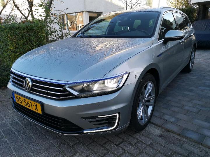 VOLKSWAGEN PASSAT 2015 wvwzzz3czge137197