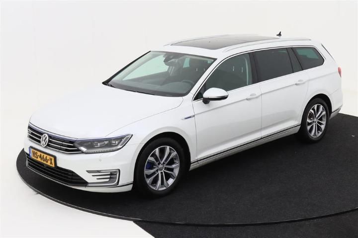 VOLKSWAGEN PASSAT 2015 wvwzzz3czge137979