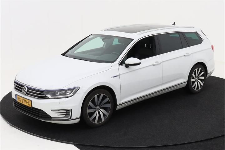 VOLKSWAGEN PASSAT 2015 wvwzzz3czge145116