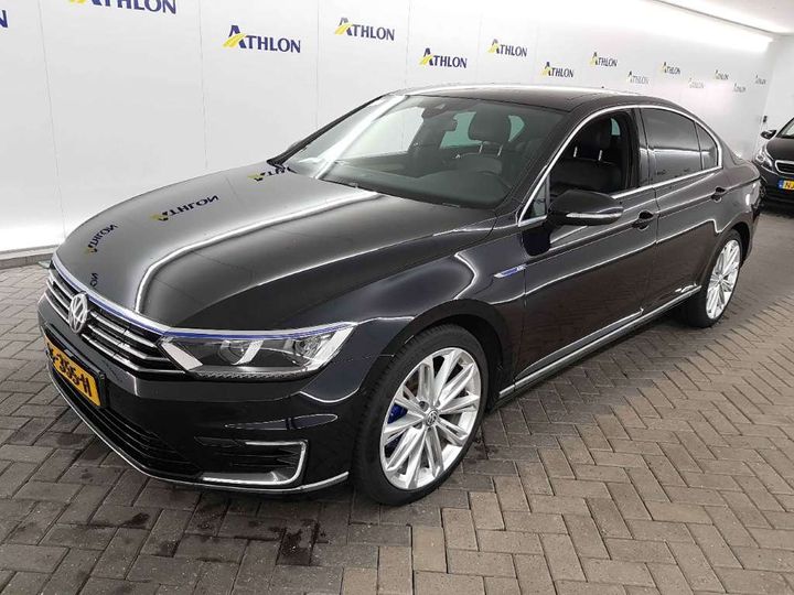 VOLKSWAGEN PASSAT 2016 wvwzzz3czge172011