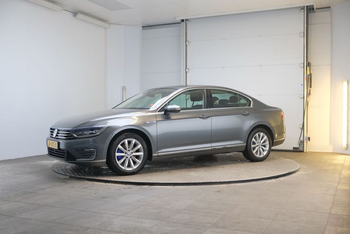 VOLKSWAGEN PASSAT 2016 wvwzzz3czge172585