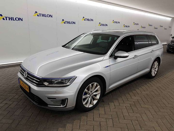 VOLKSWAGEN PASSAT 2016 wvwzzz3czge180439