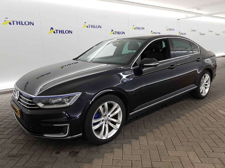 VOLKSWAGEN PASSAT 2016 wvwzzz3czge181310