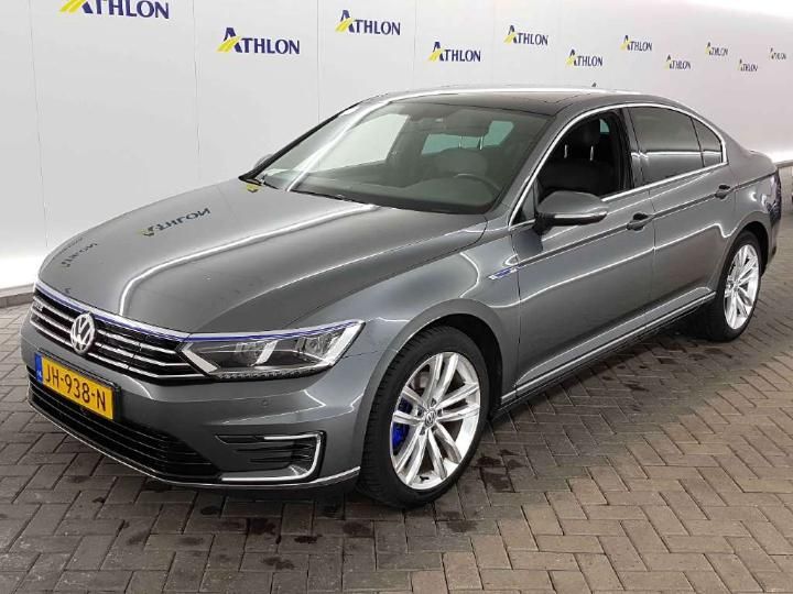 VOLKSWAGEN PASSAT 2016 wvwzzz3czge185300