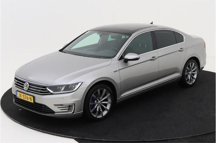 VOLKSWAGEN PASSAT 2016 wvwzzz3czge198146