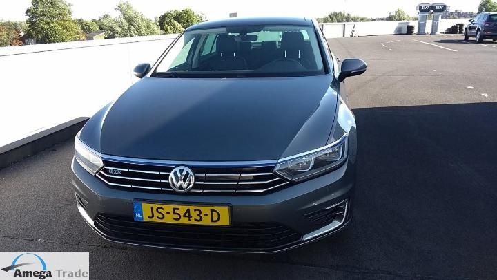 VOLKSWAGEN PASSAT 2016 wvwzzz3czge199819