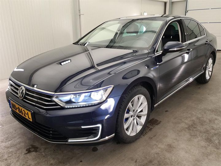 VOLKSWAGEN PASSAT 2016 wvwzzz3czge203260