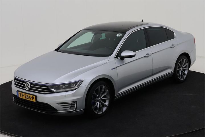 VOLKSWAGEN PASSAT 2016 wvwzzz3czge212296