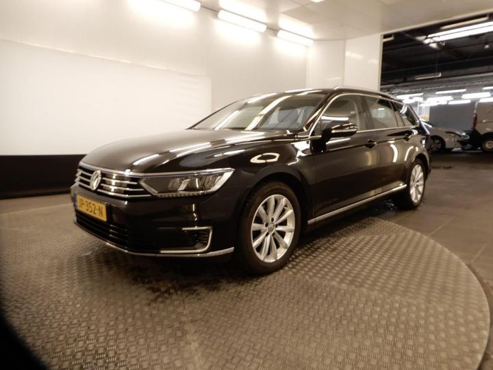 VOLKSWAGEN PASSAT 2016 wvwzzz3czge225527