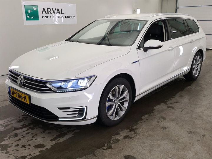 VOLKSWAGEN PASSAT 2016 wvwzzz3czge227248