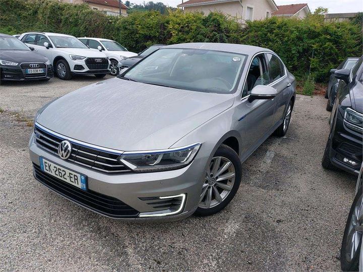 VOLKSWAGEN PASSAT 2017 wvwzzz3czge238025