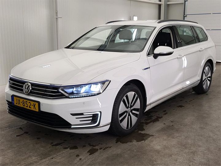 VOLKSWAGEN PASSAT 2016 wvwzzz3czhe000544