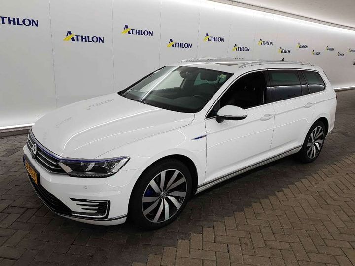 VOLKSWAGEN PASSAT 2016 wvwzzz3czhe014136