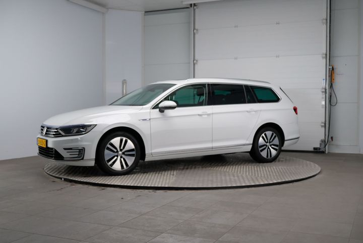 VOLKSWAGEN PASSAT 2016 wvwzzz3czhe016603