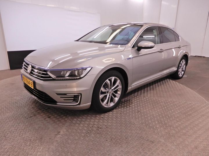 VOLKSWAGEN PASSAT 2016 wvwzzz3czhe016987