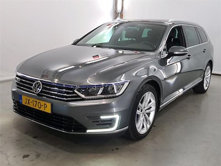 VOLKSWAGEN PASSAT 2016 wvwzzz3czhe018682