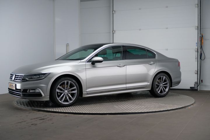 VOLKSWAGEN PASSAT 2016 wvwzzz3czhe019416