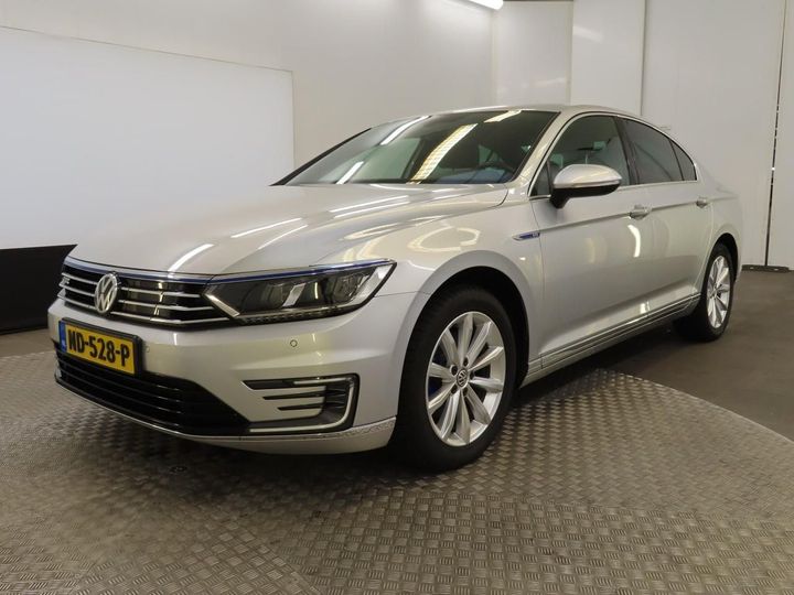 VOLKSWAGEN PASSAT 2016 wvwzzz3czhe075017