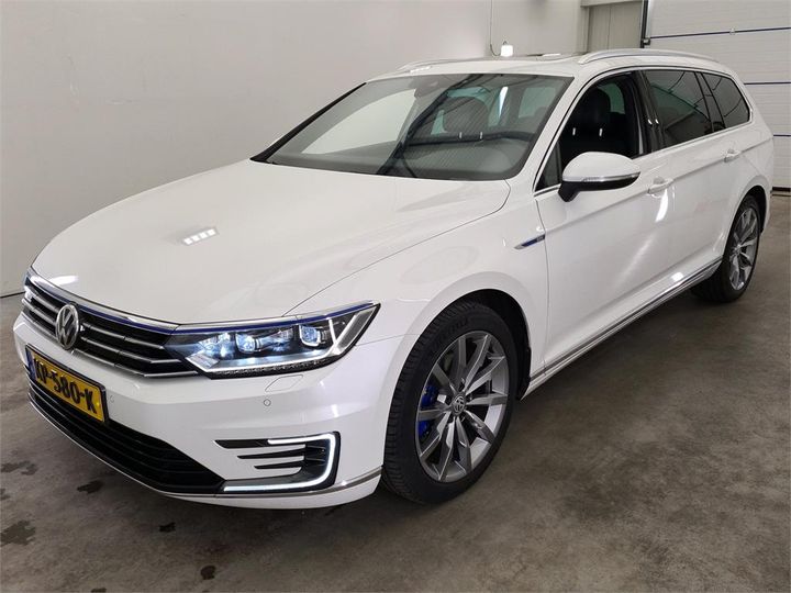 VOLKSWAGEN PASSAT 2016 wvwzzz3czhe079088