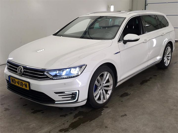 VOLKSWAGEN PASSAT 2016 wvwzzz3czhe080281